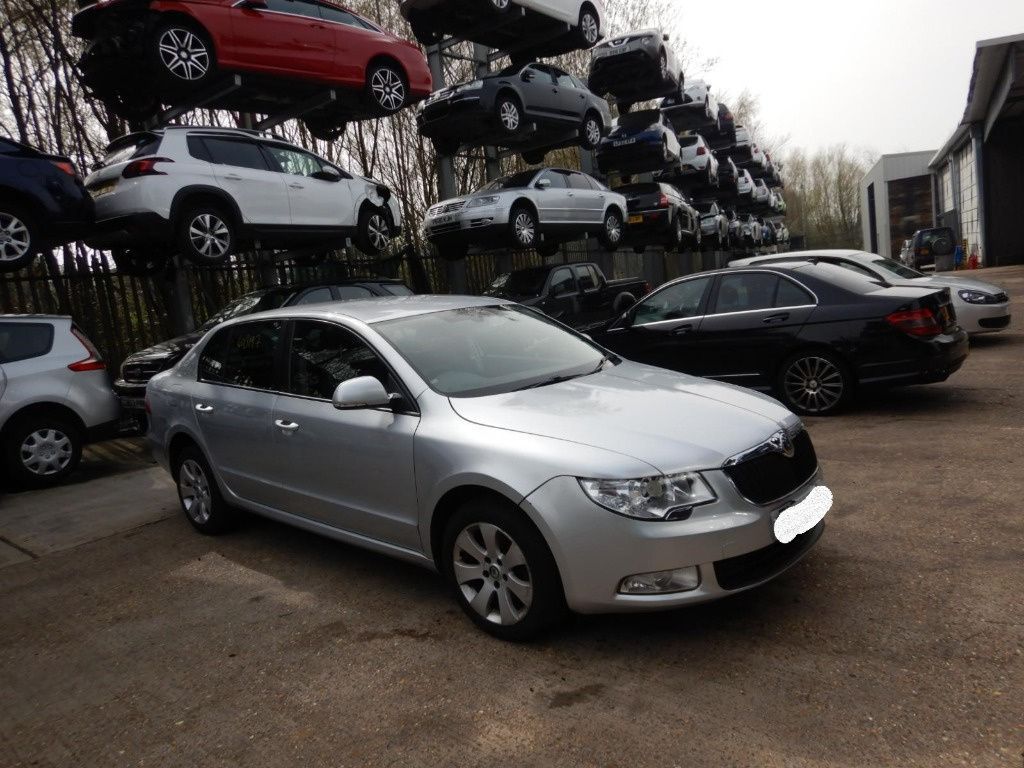 Set faruri Skoda Superb 2 2013 Berlina 1.6 TDI