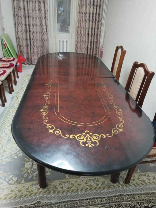Продам стол со стульями.Состояние отличное.Цена:50000тг