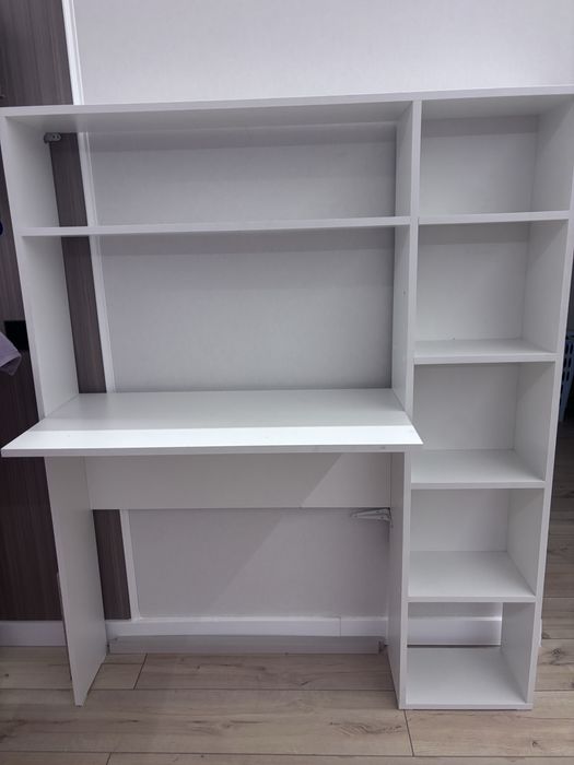 Продам стол письменный.