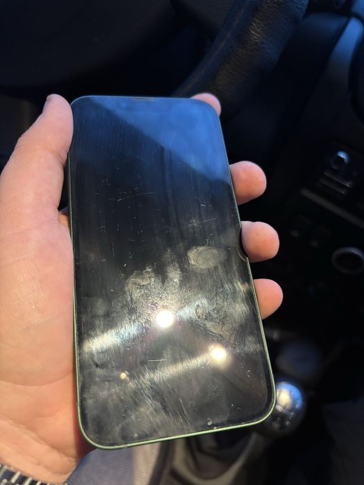 Iphone 13 в зеленом цвете