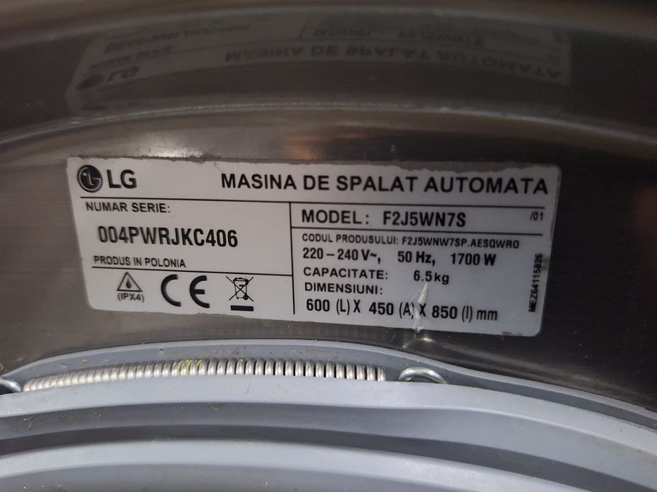 Mașina de spălat LG , model argintiu, 6.5 kg, ofer transport auto