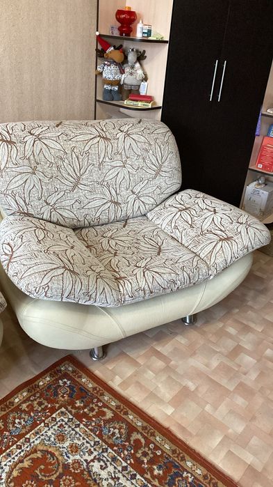 Продается диван и кресло