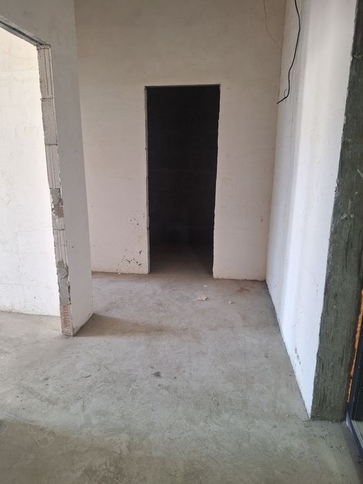 Bir xonali uy sotiladi