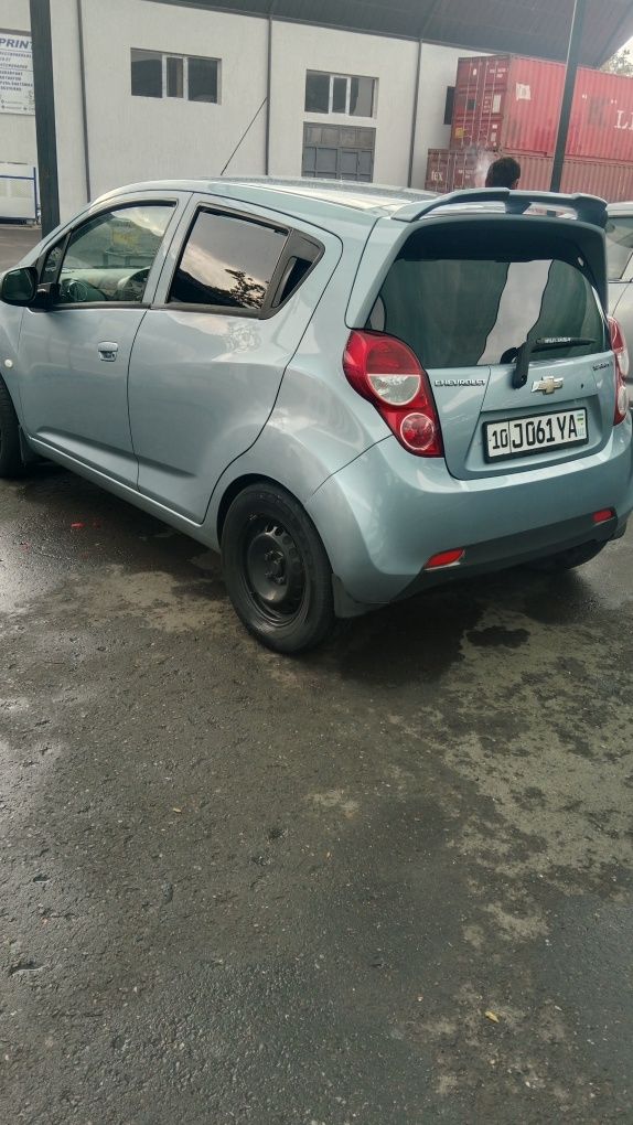 Chevrolet spark 2 pzitsya