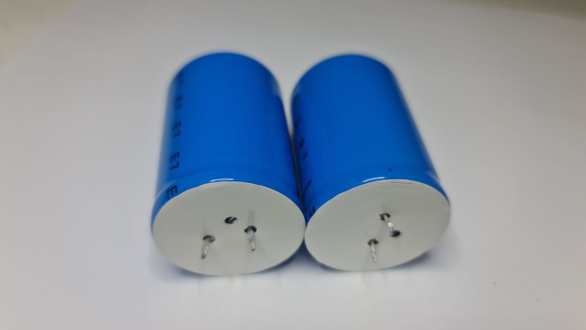 condensator electrolitic 470uF 320uF 500V pt. invertor hybrid, sau 390