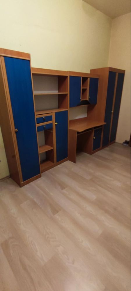 Детска секция,гардероб и бюро