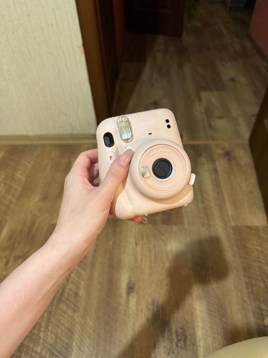 Фотокамера моментальной печати Fujifilm Instax Mini 11