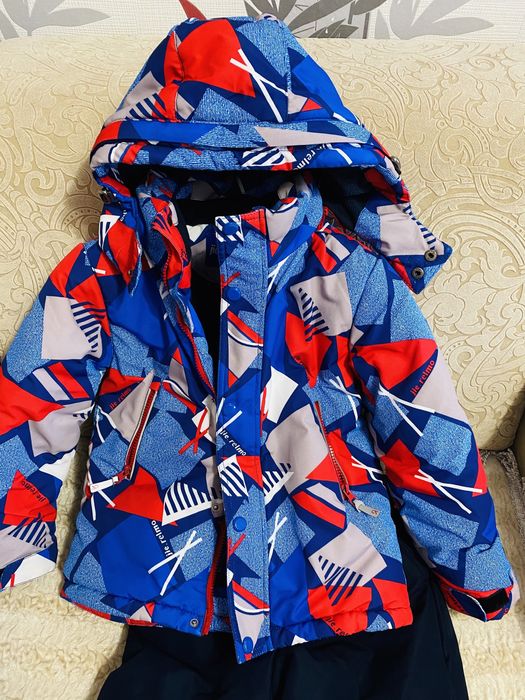 Продам детский лыжный комбинезон (на мальчика) ЗИМА