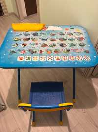 Продам детский стол и ходунок