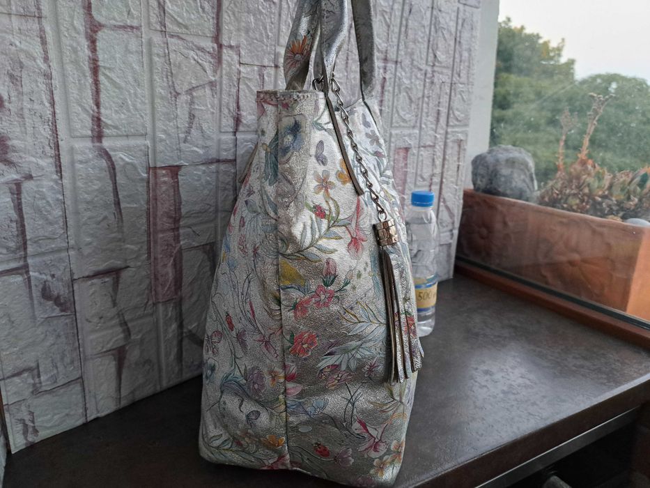 дамска чанта ,сребриста торба-естествена кожа