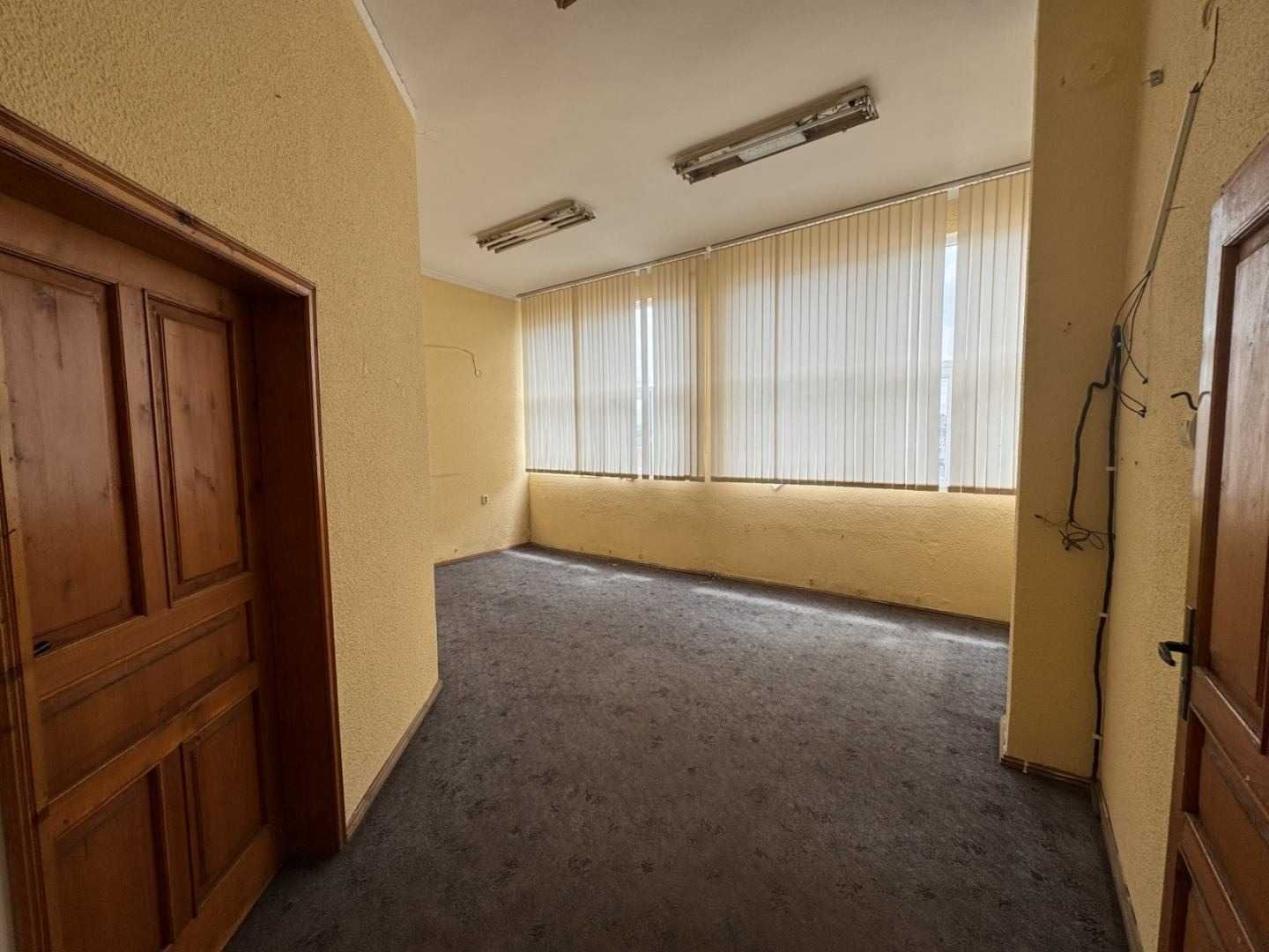 Етаж с офис помещения за продажба кв. Родина 1