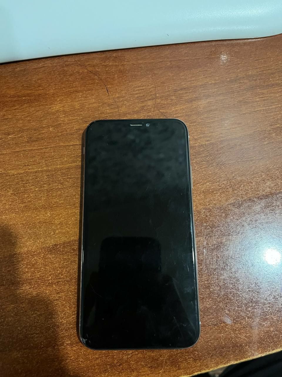 Iphone x 2 ta chexoli bilan