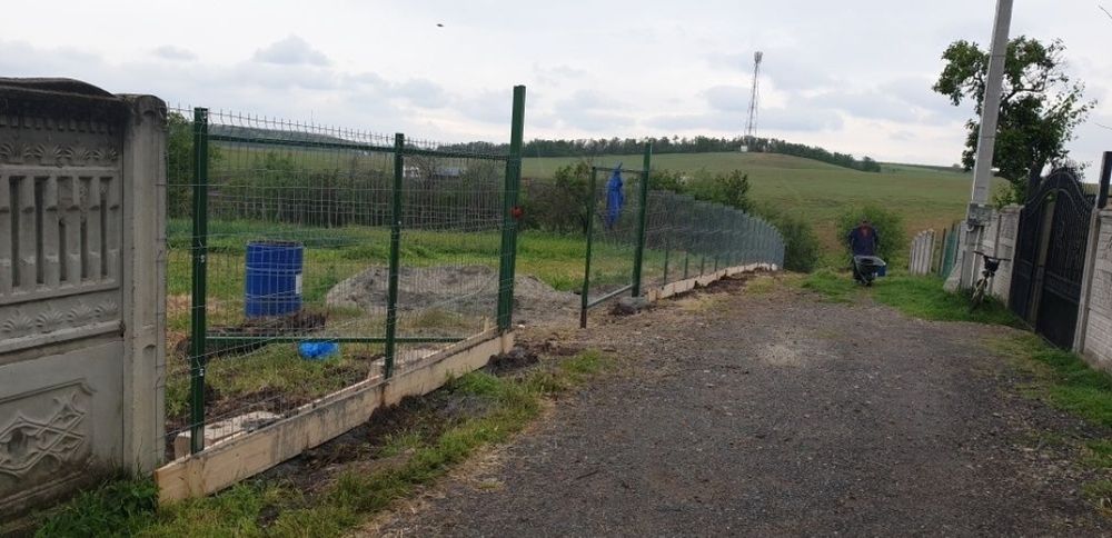 Porti si garduri facem din sipca metalica sau din plasa bordurata