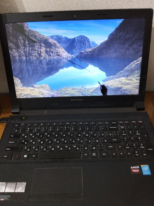 Компьютер на запчасти. Рабочий,