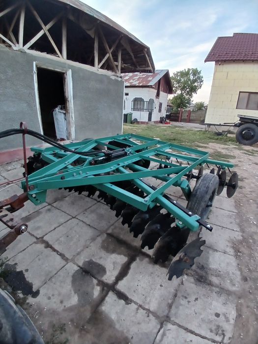 Tractor u650 cu utilaje