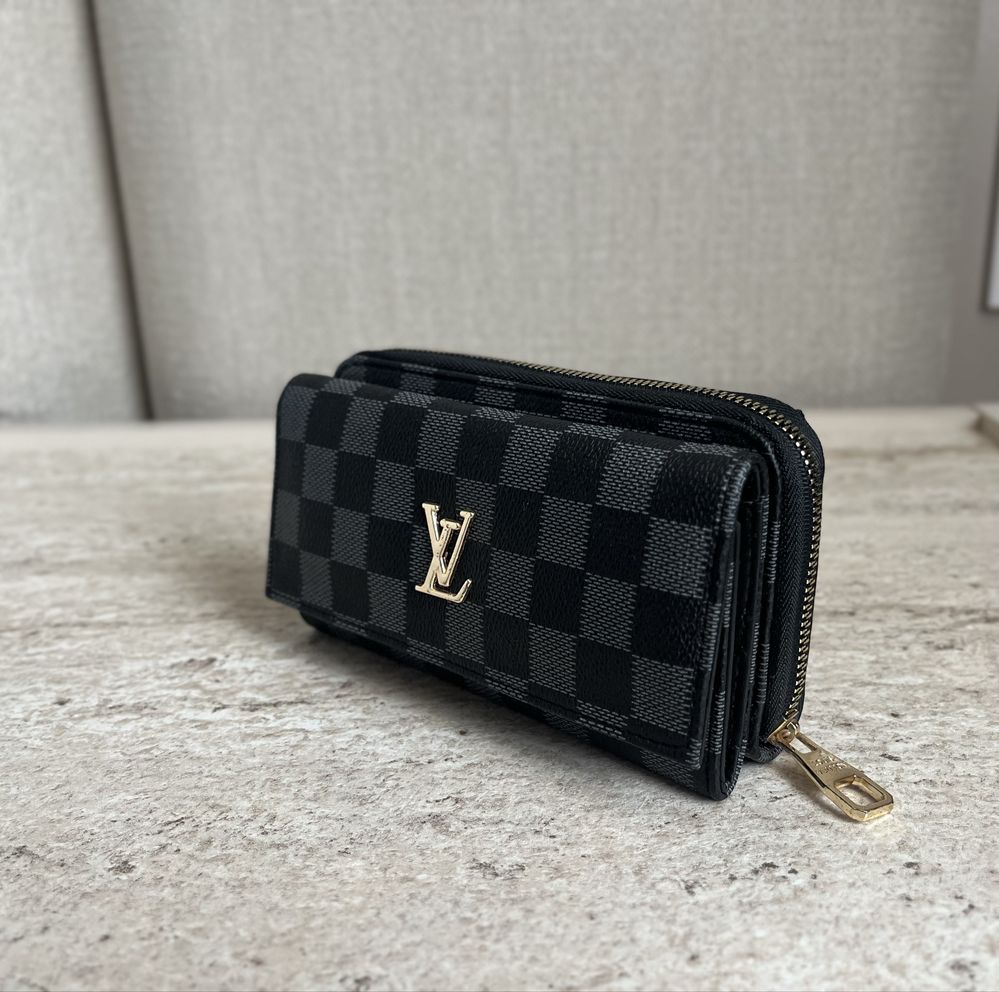 Нови портмонета Guess и Louis Vuitton