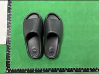 Papuci yeezy slides