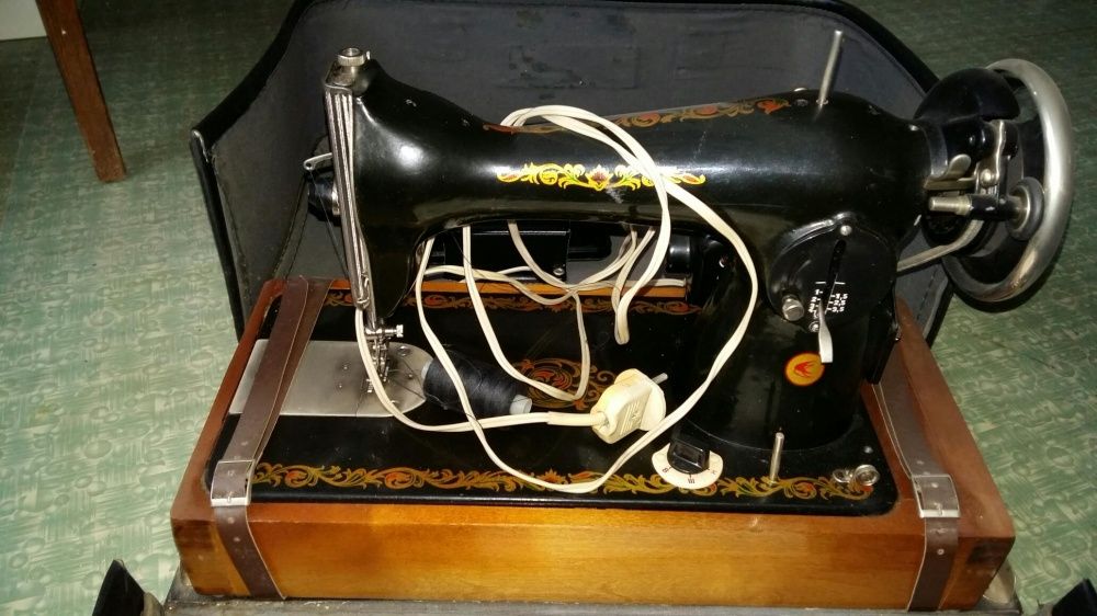 Masina cusut electrica