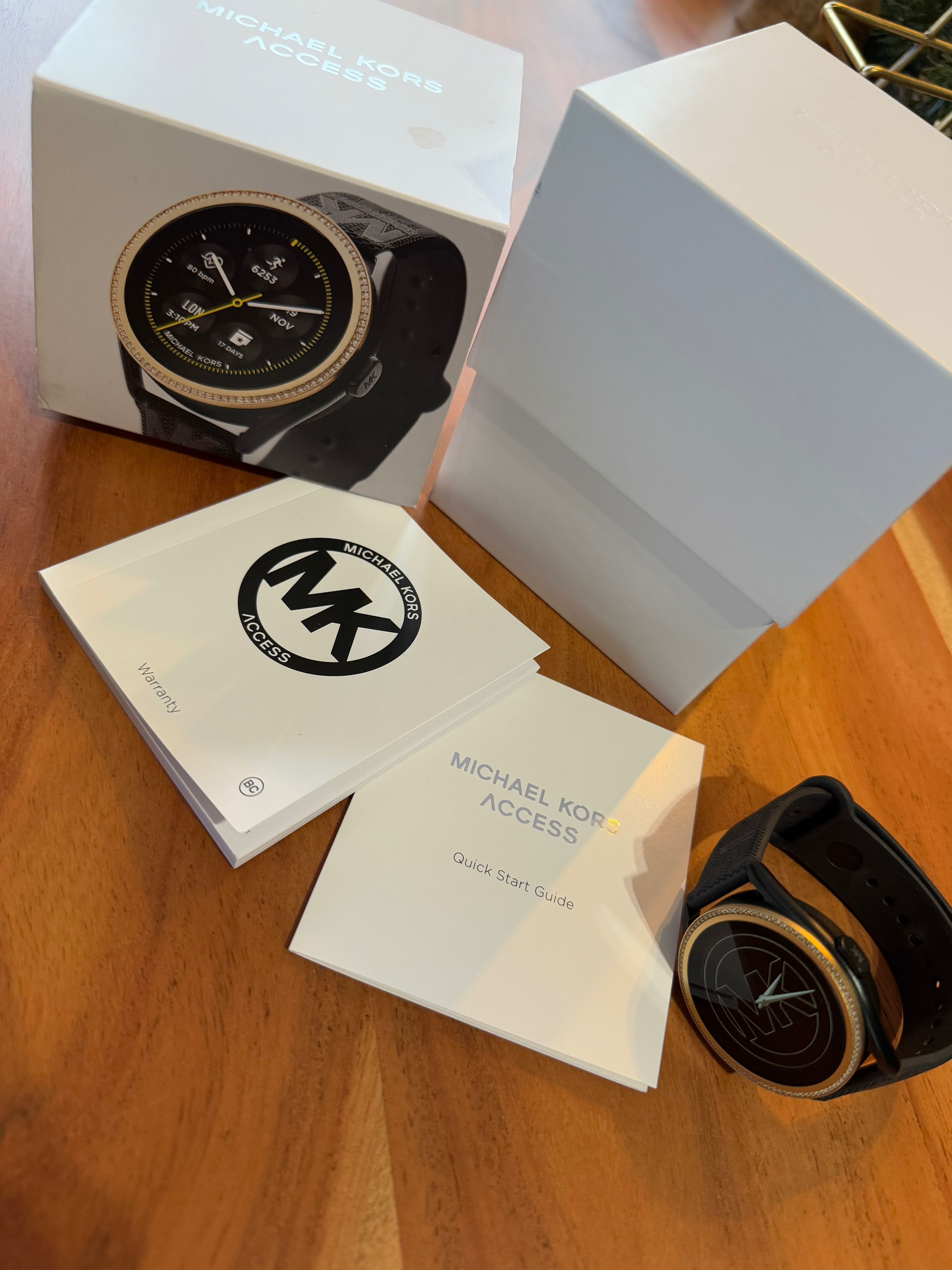 Michael Kors smart часовник