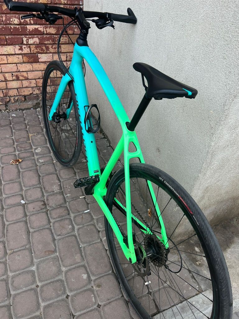 Vând bicicleta Specialized mărimea L - de femeie