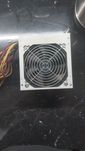 Захранване 460W.
