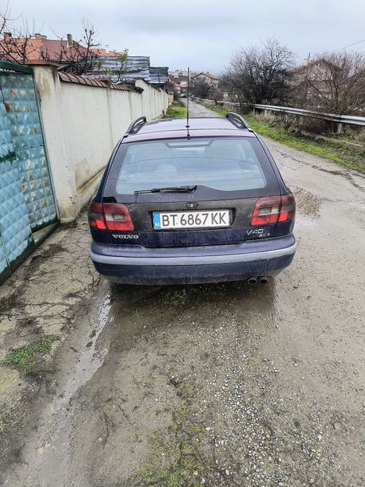 Продавам Волво v40 газ бензин