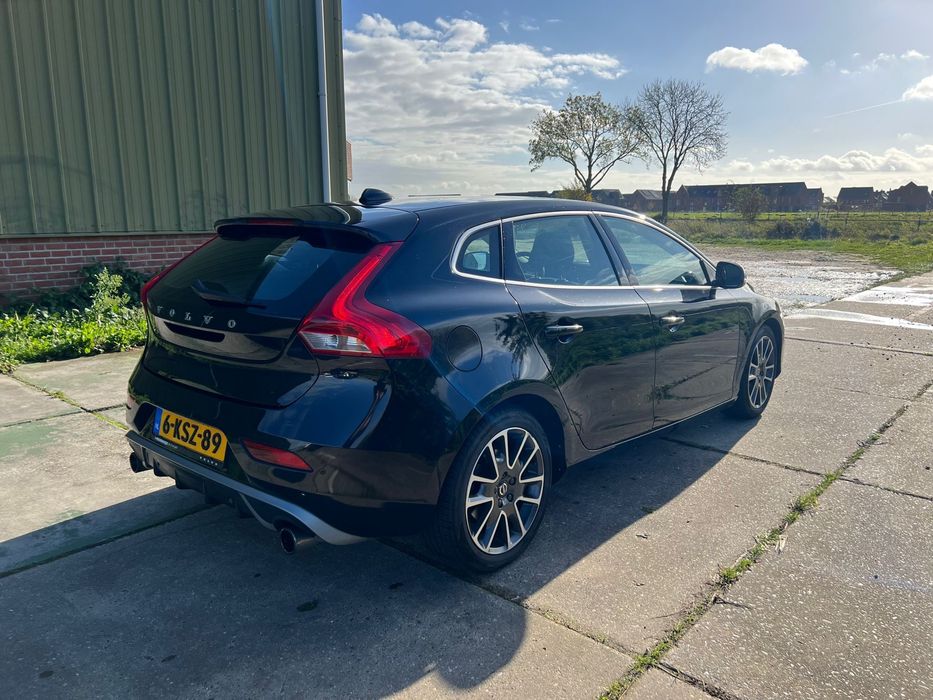 Volvo V40 R design - 2013