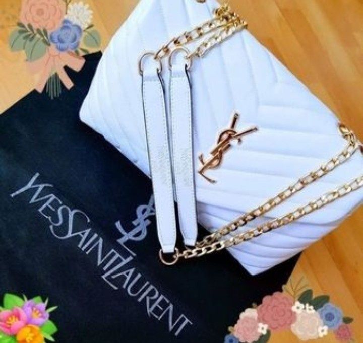 Geanta damă (alba și neagra),accesorii metalice aurii, saculet, etiche