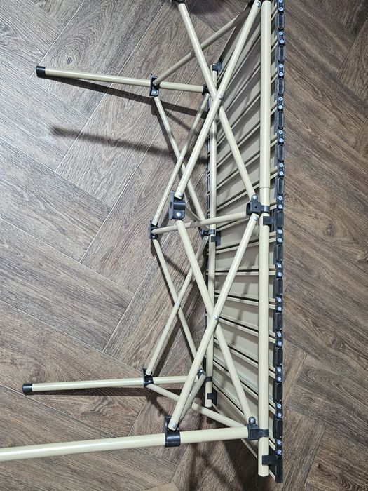 Masa Metalica stil Evantai