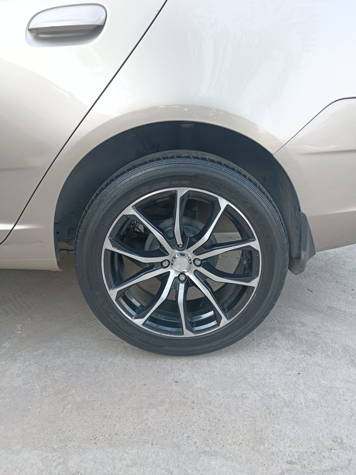 Vossen Diska Balon 215 55 R17 Pauk Diska Holati yaxshi
