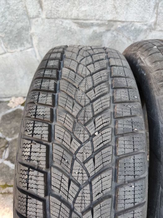 215/60R17 GoodYear UltaGrip Performance SUV - 2 бр зимни гуми