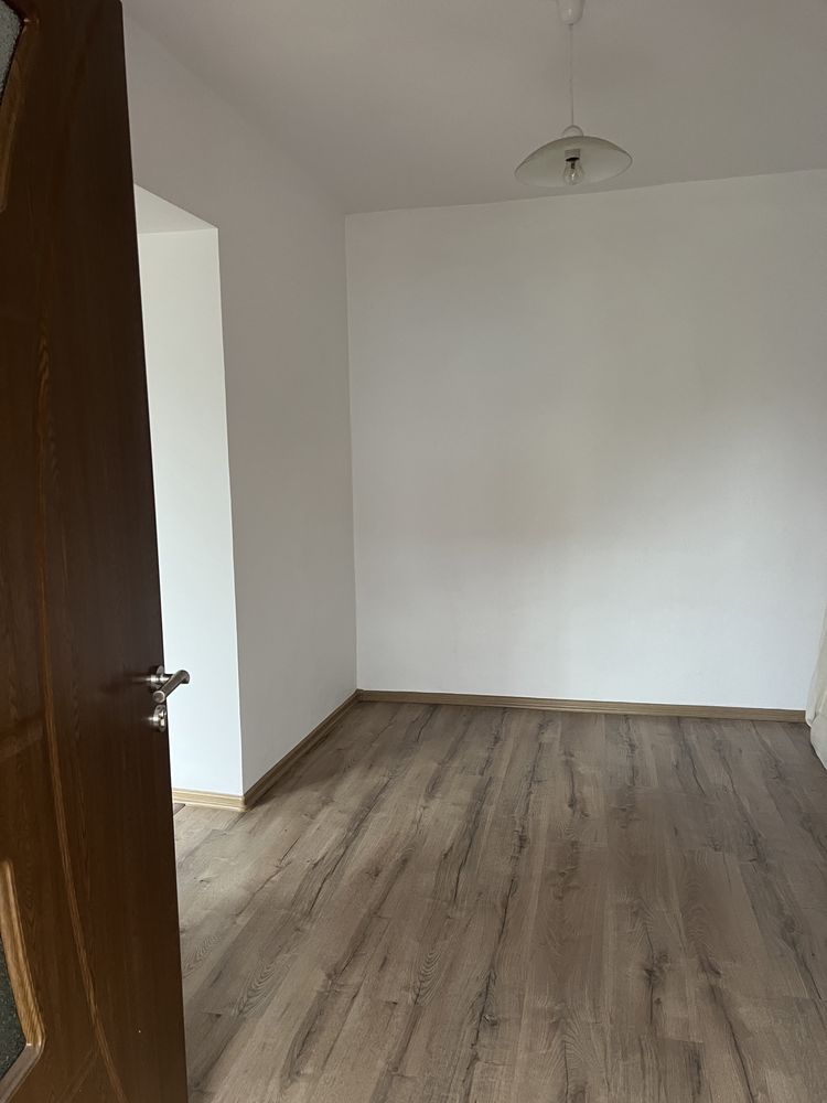 Dau in chirie casa pentru un cabinet medical sau o familie.