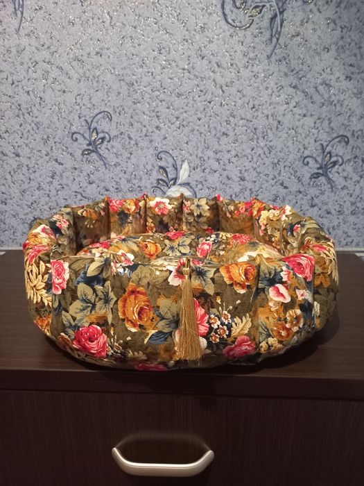 Лежанки для кошек и маленьких пород собак