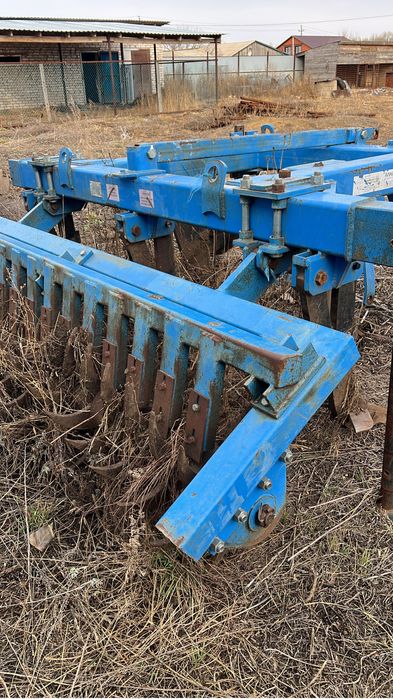 Продам плуг чизельный