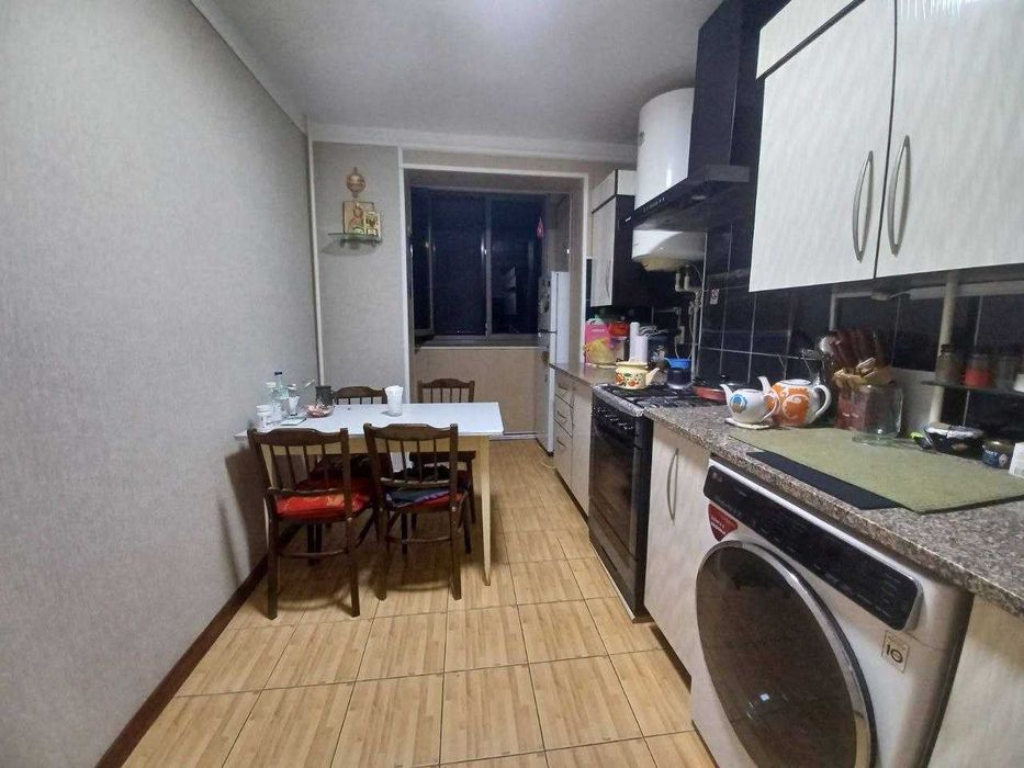 Mikrarayon hududida 3xonali kvartira sotiladi