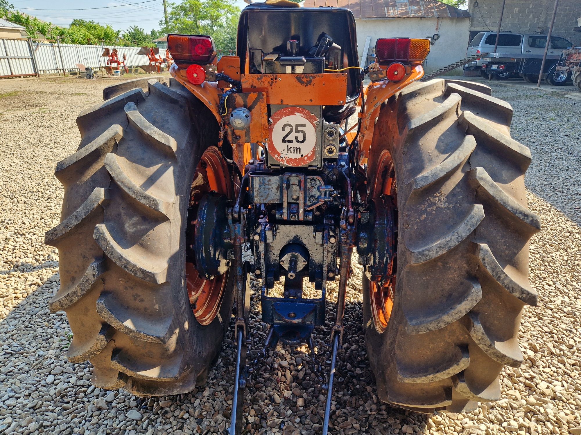 Tractor UTB VRS 530 viticol