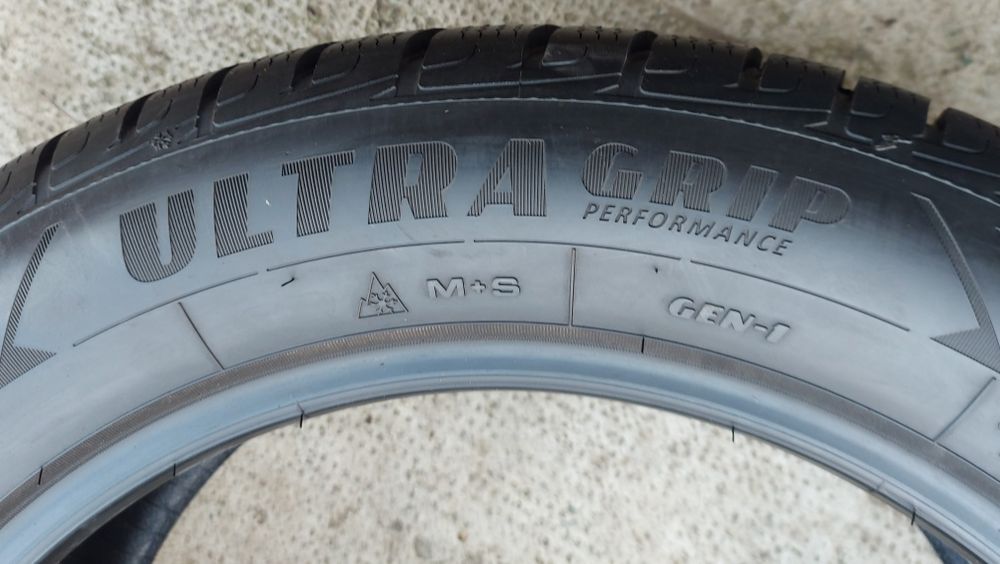 Set 2buc 235/55 R18 104H XL SUV Goodyear Ultra Grip Performace M+S iar