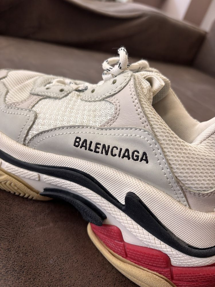 balenciaga triple S