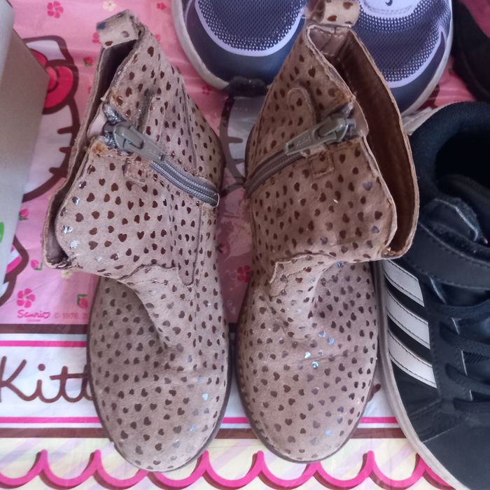 Детски маратонки и боти за момиче