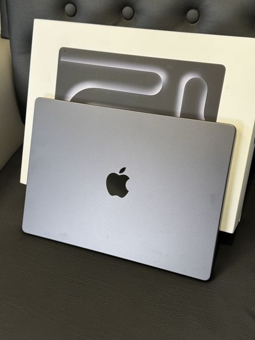 Продавам MacBook PRO M4 24 RAM 1TB SSD