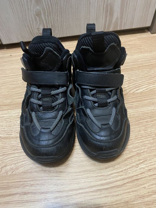 Продам кросовки осень-весна