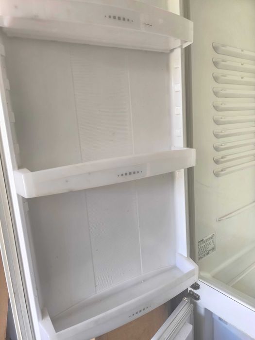 Хладилник и фризе за вграждане