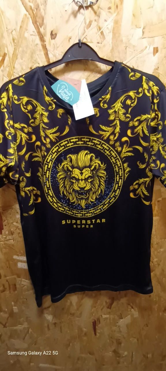 Tricou cu ștanță pentru adulți