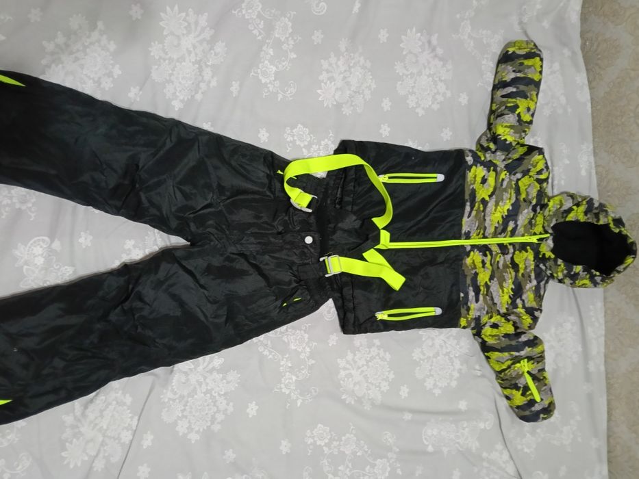 Продам детский зимний костюм