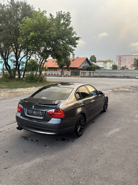 BMW E90 318i – 2.0 benzină, 129 CP, manuală 6 trepte – An 2006