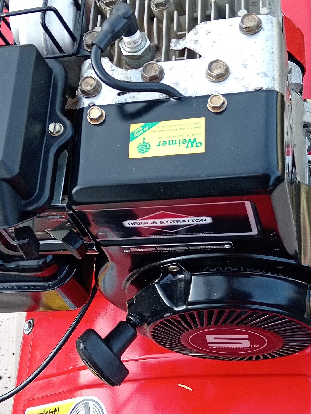 Vând motosapă Briggs & Stratton
