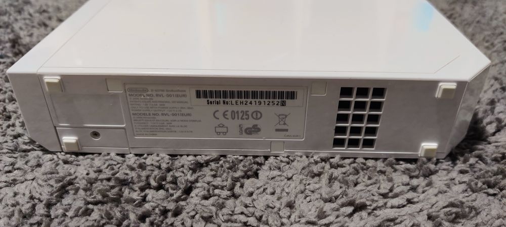 Consola Nintendo Wii White 2 mantele/nunchuck-uri Modata 64gb