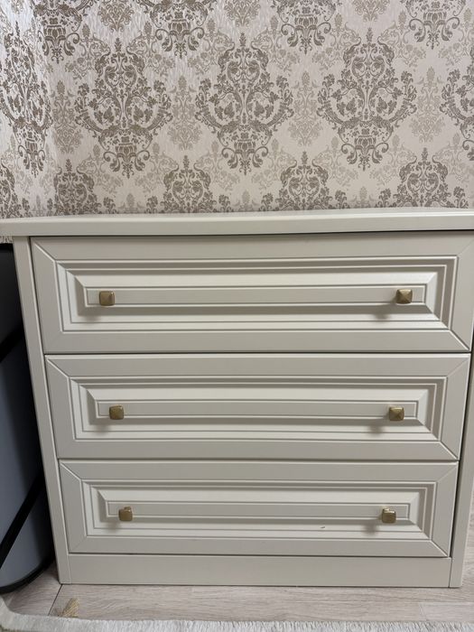 Продаю комод и зеркало в отличном состоянии!