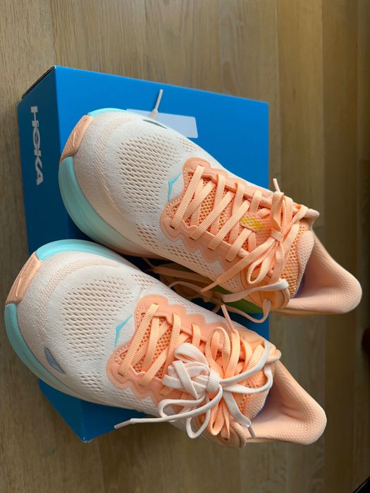 HOKA BONDI 9 tangerine