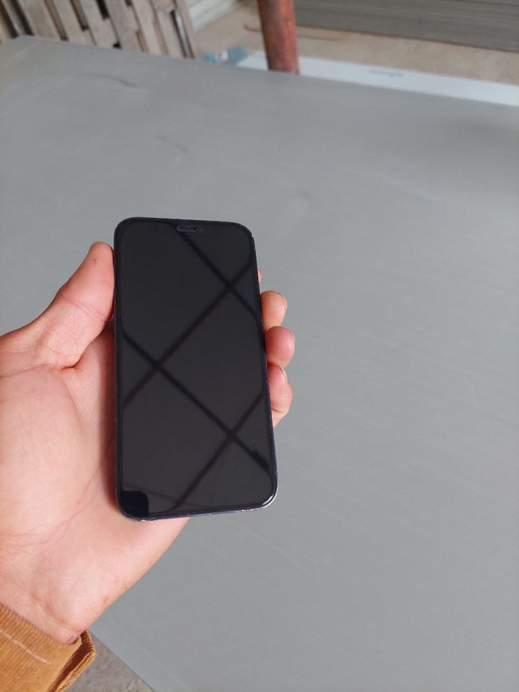 Iphone 12 mini sotiladi